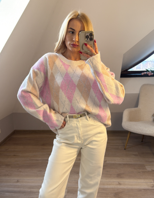 Sweter w ROMBY (różowy)